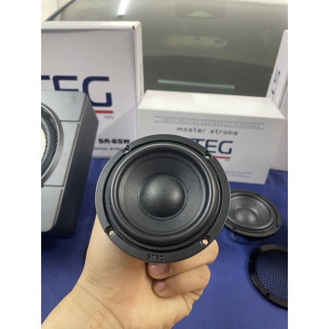 Độ loa xe Vinfast VF9 với loa Center và sub hơi