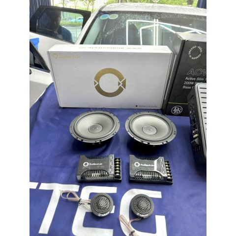 Độ loa xe Mazda Cx5 với loa Mid - Treble và Sub điện Độ loa xe Mazda Cx5 với loa Mid - Treble và Sub điện