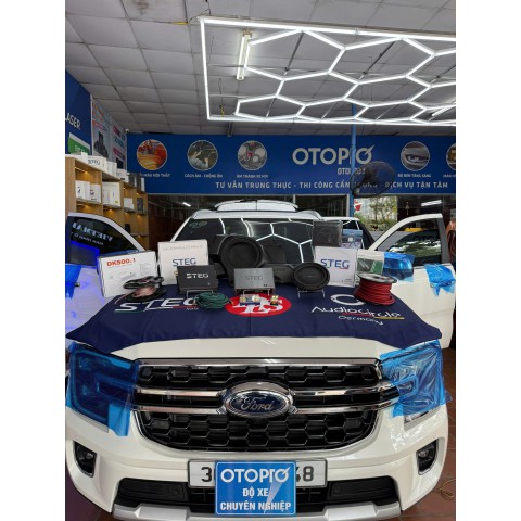 Nâng cấp amply và sub hơi cho xe Ford Everest