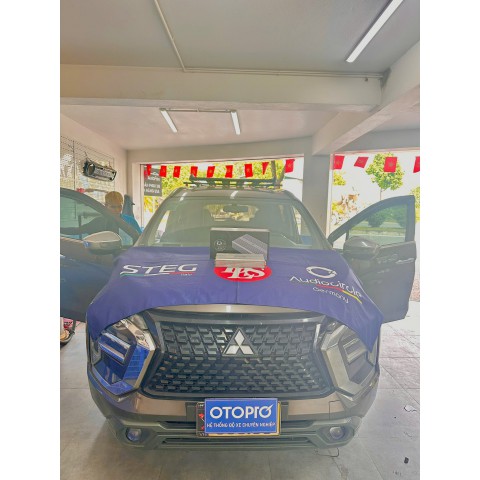 Độ ampli DLS CCi44 Mitsubishi Xpander
