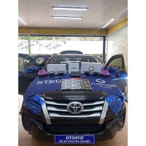 Toyota Fortuner nâng cấp âm thanh cao cấp Toyota Fortuner nâng cấp âm thanh cao cấp