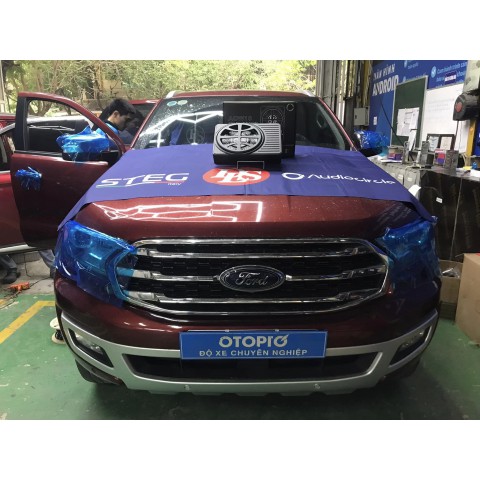 Độ loa sub DLS ACW10 cho xe Ford Everest 2019
