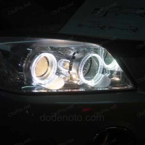 Độ đèn bi xenon, angel eyes LED kiểu BMW cho xe Captiva