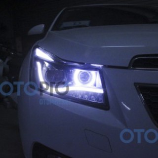 Độ bi xenon, angel eyes LED BMW xe Cruze mẫu Audi A8