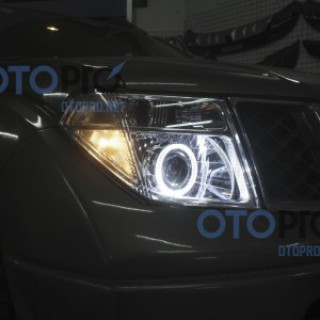 Độ đèn bi xenon, angel eyes LED cho xe Nissan Navara