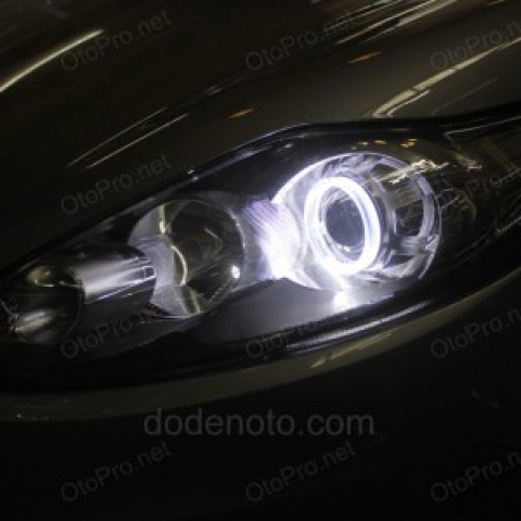 Độ đèn bi xenon, angel eyes LED kiểu BMW cho Ford Fiesta
