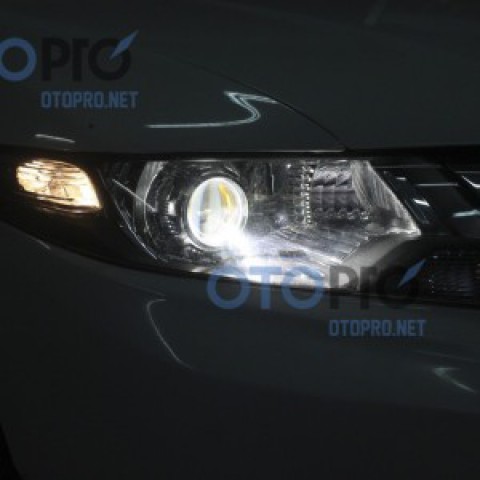 Độ đèn bi xenon cho xe Honda City 2013