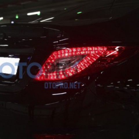 Đèn hậu độ nguyên bộ cho xe Accent 2011-2013 mẫu LED hạt