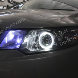 Độ đèn bi xenon, vòng angel eyes kiểu BMW xe Kia Forte