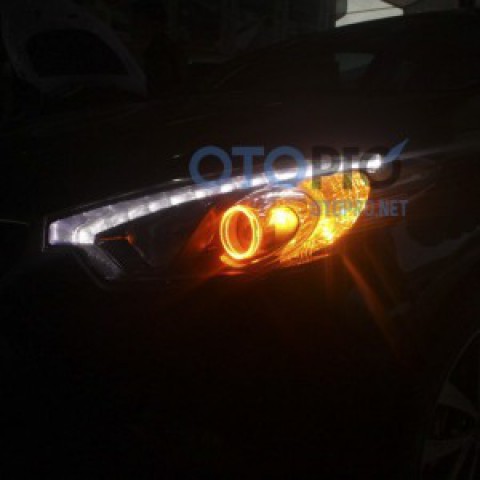 Độ vòng angel eyes LED kiểu BMW 2 màu xe Kia K3