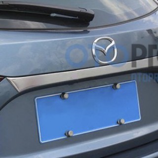 Ốp tay nắm mở cốp sau cho xe Mazda 3 Hatchback 2015