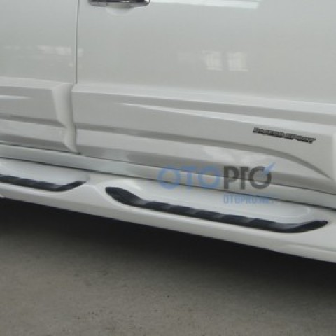 Ốp thân xe, sườn xe Mitsubishi Pajero Sport 2014 mẫu 2