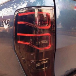 Đèn hậu độ LED nguyên bộ xe Ranger 2013-2016 mẫu Mercedes