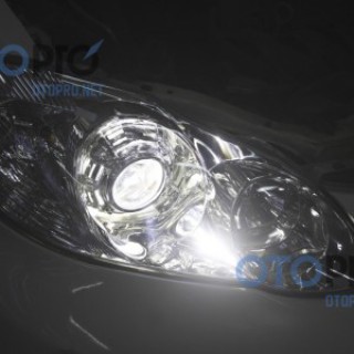 Độ đèn bi xenon cho xe Corolla Altis