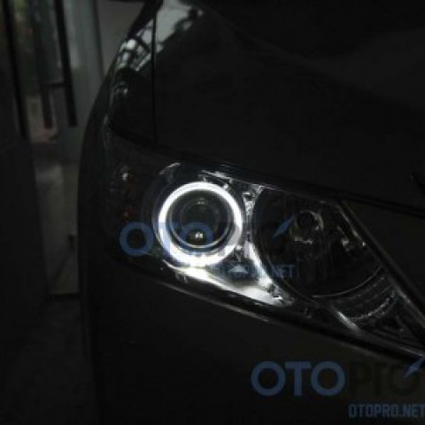Độ vòng angel eyes LED kiểu BMW cho Camry 2013 liên doanh