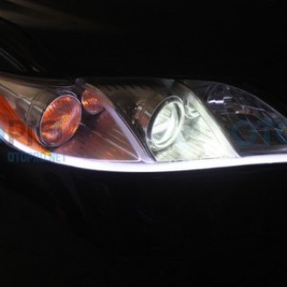 Độ đèn Bi-Xenon Q5 H4, dải LED mí khối trắng vàng cho Camry LE 2008