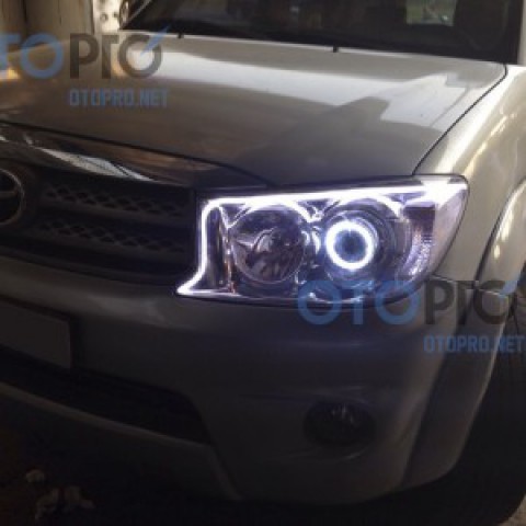 Độ vòng angel eyes, LED mí khối trắng vàng xe Fortuner 2010