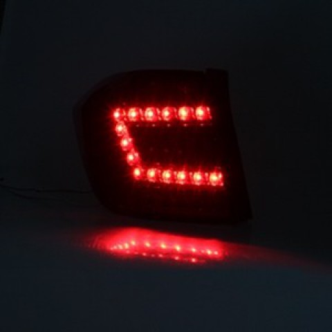 Đèn hậu độ LED nguyên bộ cả vỏ cho HighLander 2008-2011