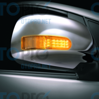 Ốp gương có đèn cho xe Toyota Innova 2014