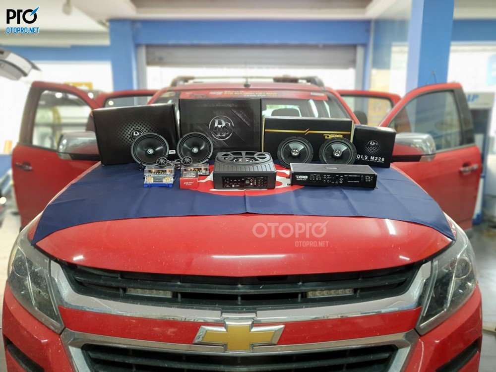Độ loa Chevrolet Colorado 2017 với cấu hình âm thanh loa DLS RC6.2Q