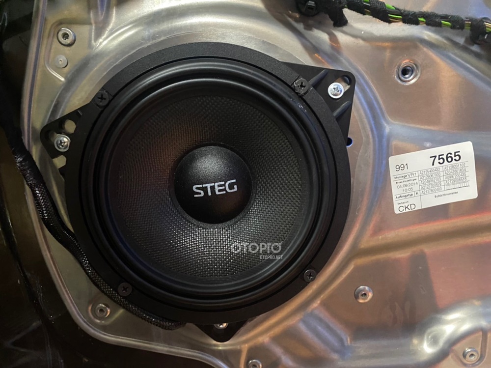 độ loa Mercedes E250 2014, độ loa e250, độ âm thanh Mercedes E250 2014, nâng cấp âm thanh Mercedes E250 2014