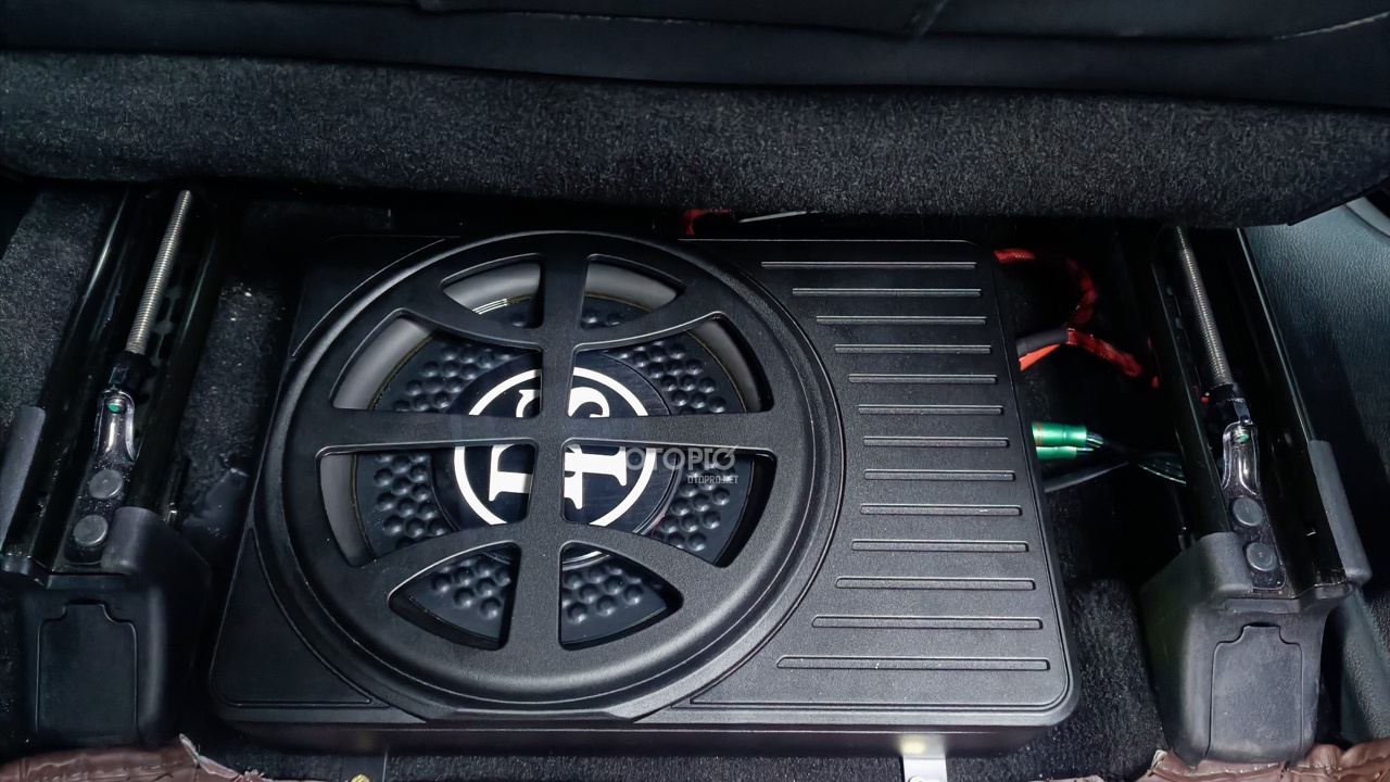 	Độ loa Hyundai SantaFe với cấu hình âm thanh loa AudioCircle