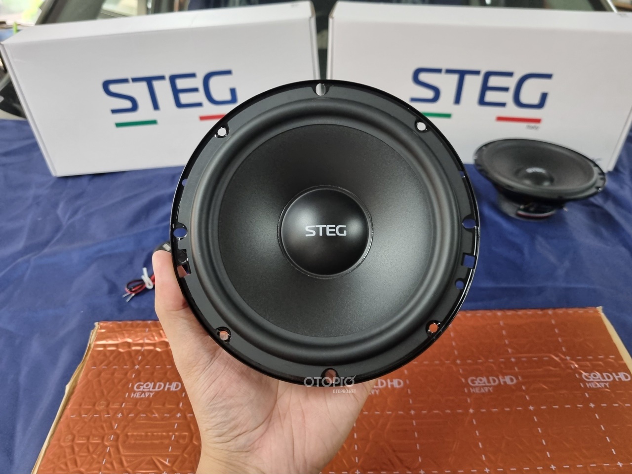 Độ loa Subaru forester với cấu hình âm thanh loa STEG LEO650C