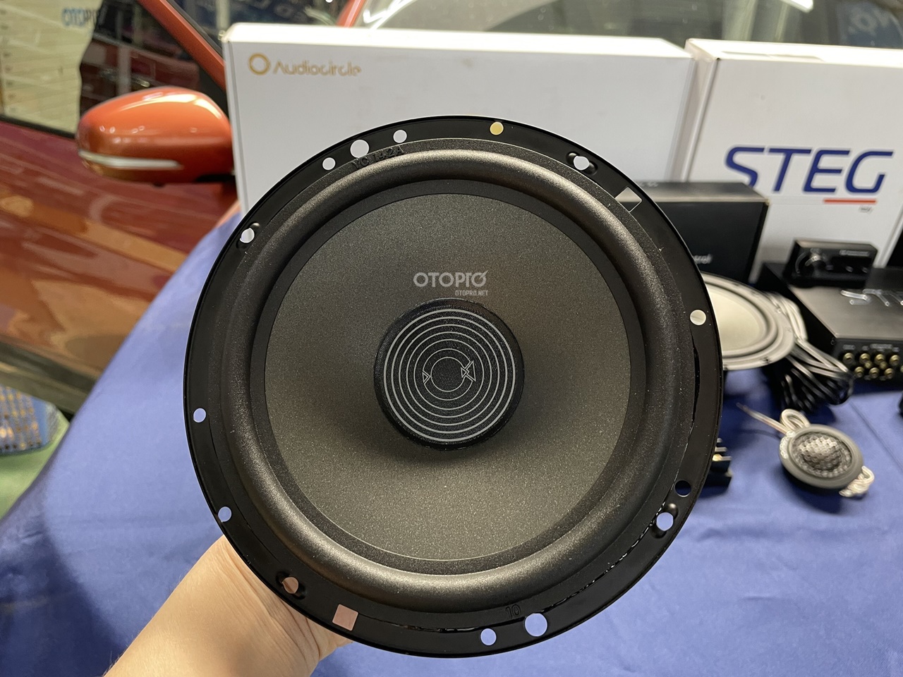 Độ loa Suzuki XL7  với cấu hình âm thanh loa AudioCircle