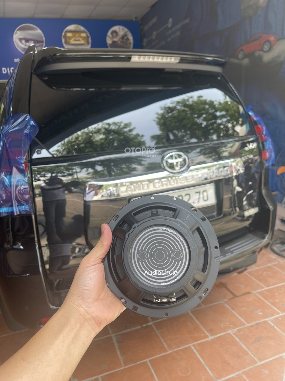 Độ loa Toyota LandCruiser Prado với cấu hình âm thanh loa AudioCircle