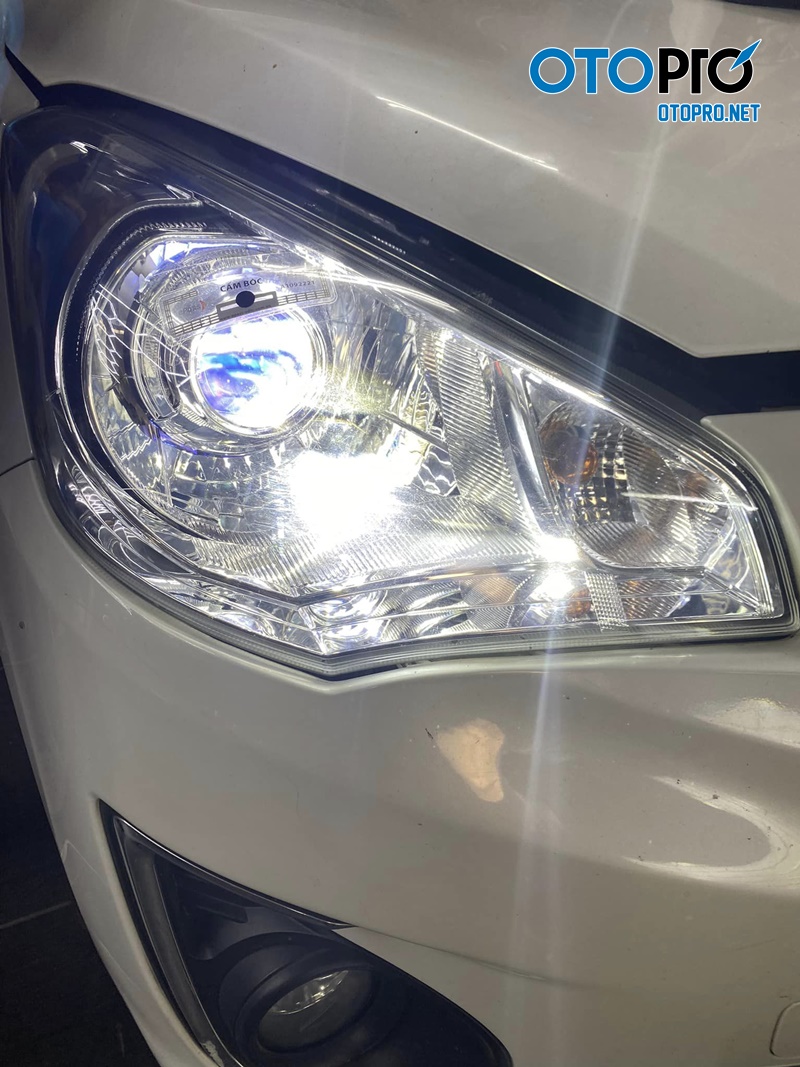 OtoPro Mitsubishi Attrage 2014 - bi LED Kus