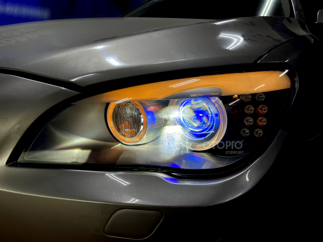 BMW750i nâng cấp bi laser Domax omega