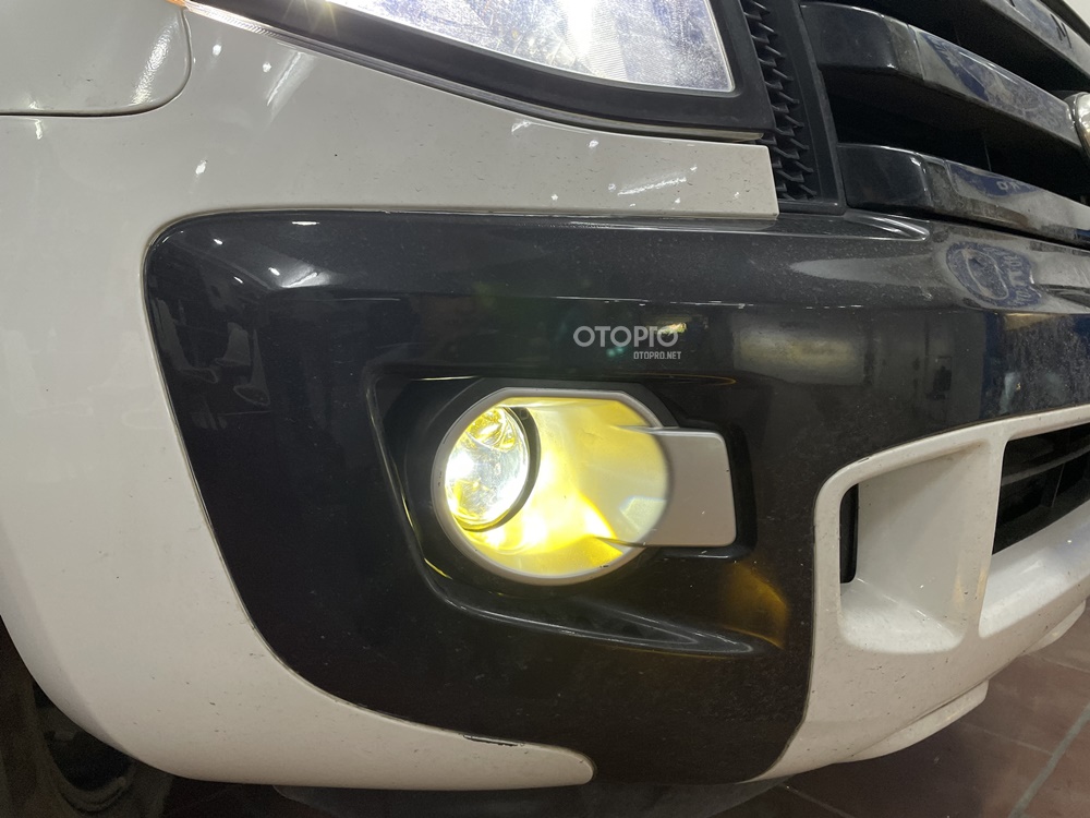 Độ đèn Ford Ranger với siêu phẩm bi gầm HCLight