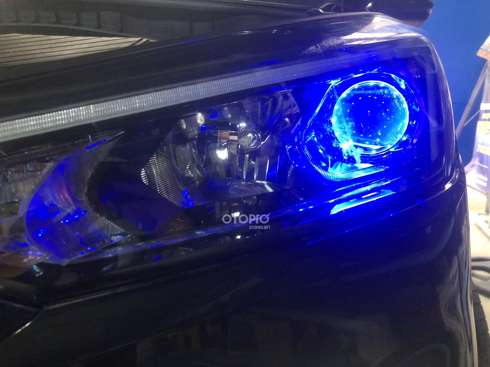 Độ đèn Hyundai Tucson với siêu phẩm bi Laser EVO LIGHT SLE