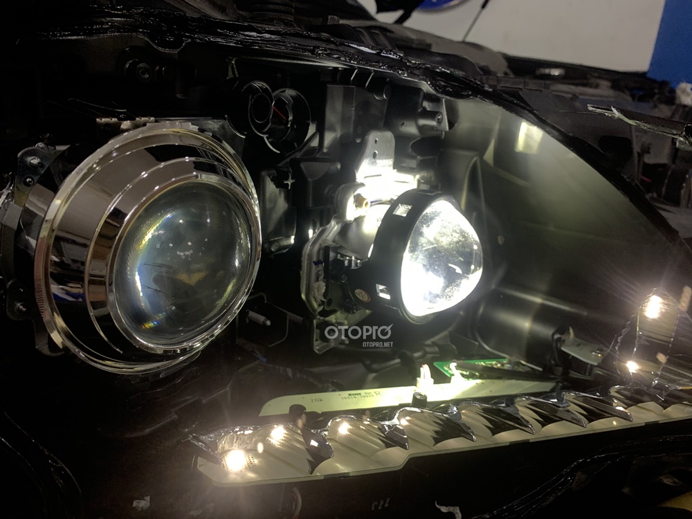 Độ đèn Lexus LX570 với siêu phẩm bi Laser EVO LIGHT SLE