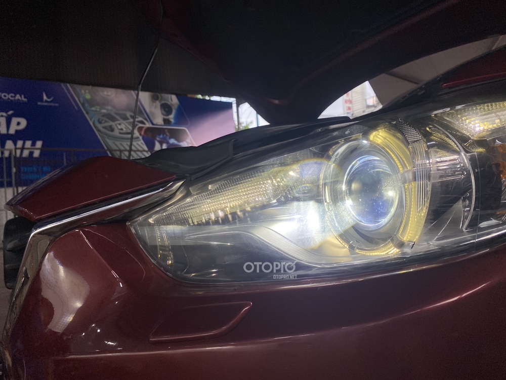 Độ đèn Mazda 6 với siêu phẩm Osram CBI PRO