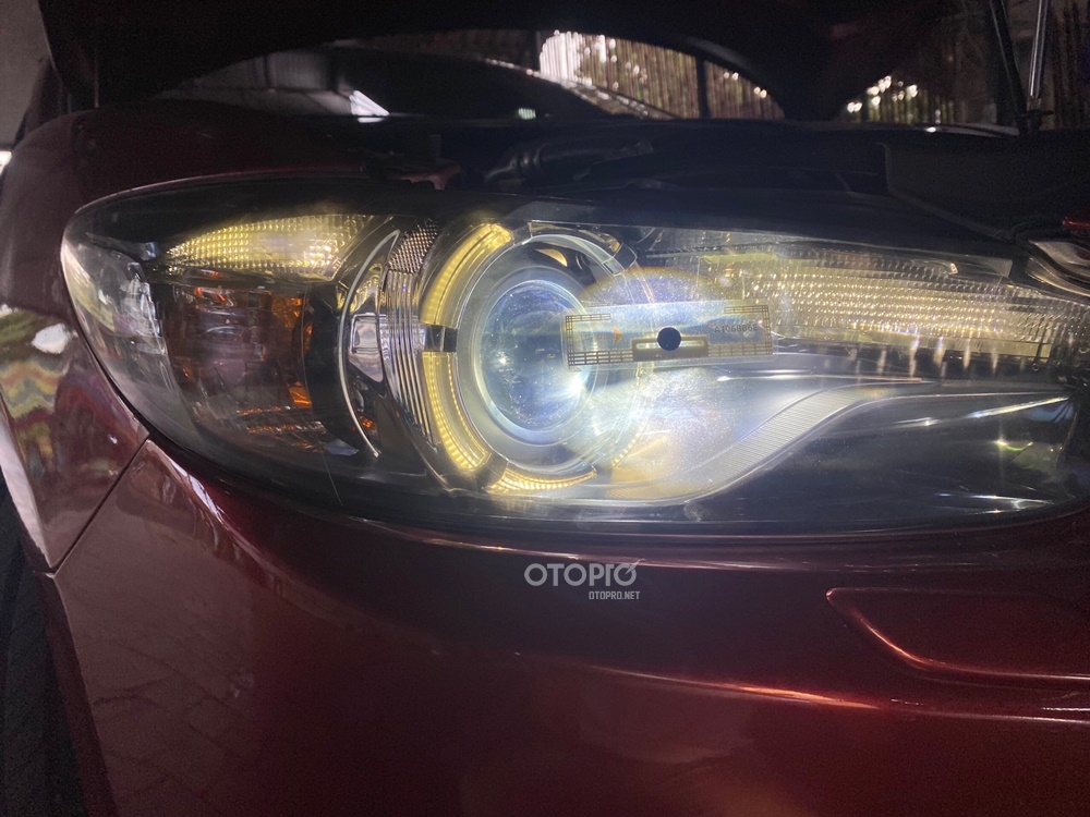Độ đèn Mazda 6 với siêu phẩm Osram CBI PRO