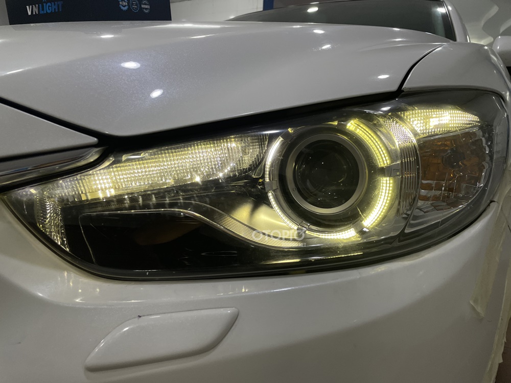Độ đèn Mazda 6 với siêu phẩm VN Light Gen2