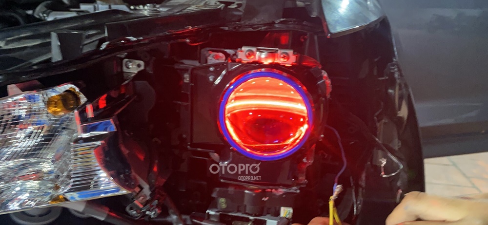 Độ đèn Mazda CX5 với siêu phẩm Titan Platinum 9+3