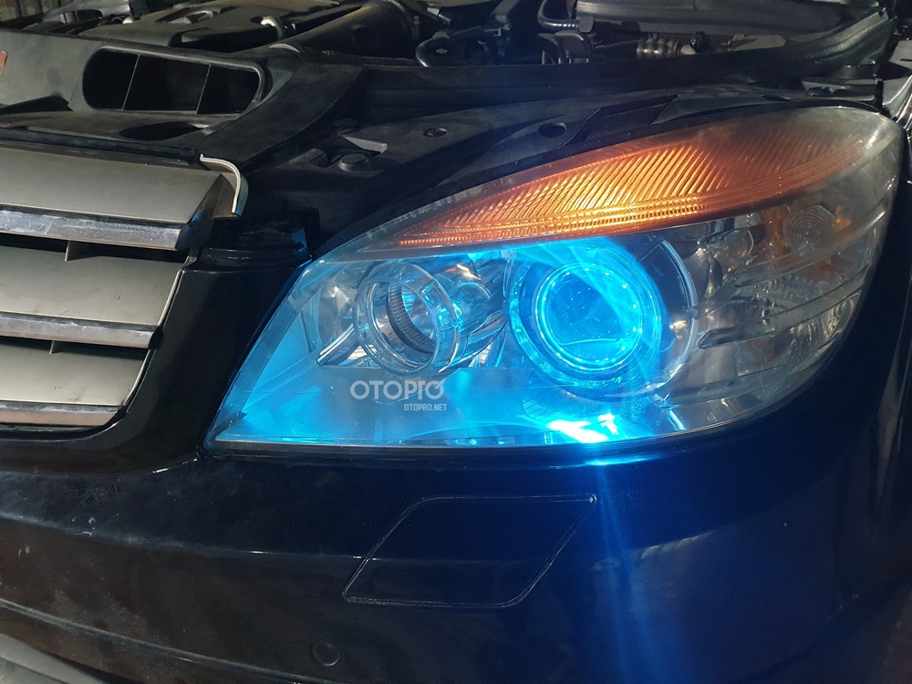 Độ đèn Mercedes C250 với siêu phẩm EVO LIGHT EZ