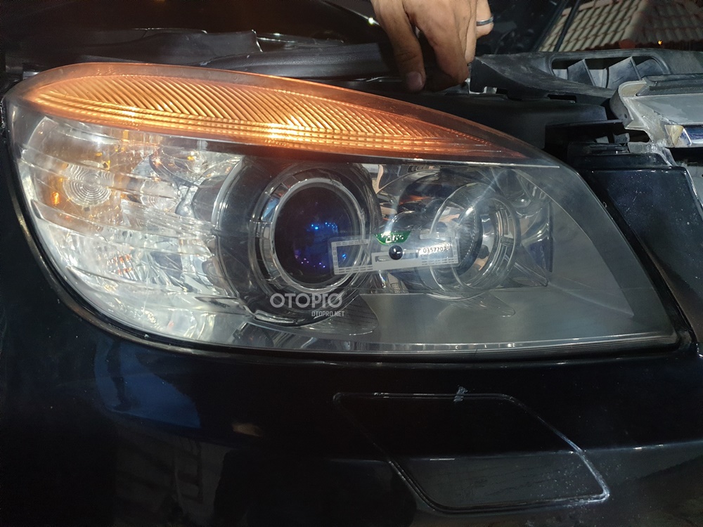 Độ đèn Mercedes C250 với siêu phẩm EVO LIGHT EZ