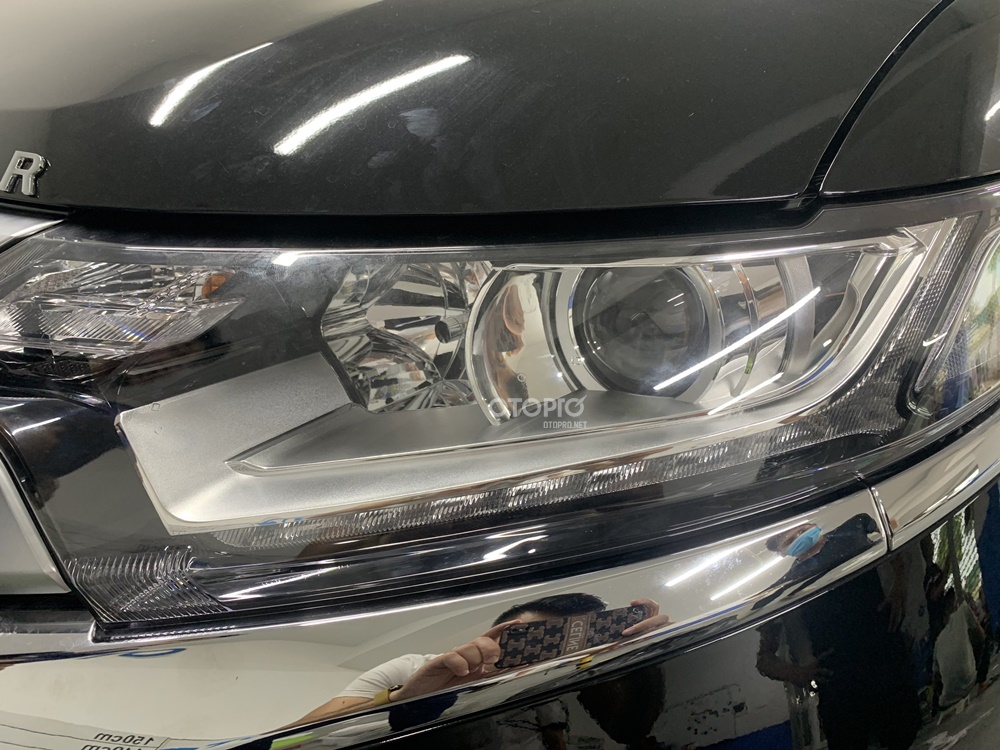 Độ đèn Mitsubishi Outlander 2021 với siêu phẩm bi Laser EVO LIGHT SLE