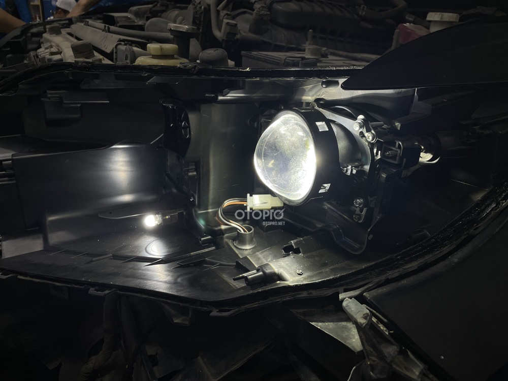 Độ đèn Mitsubishi Pajero Sport với Laser EVO LIGHT SLE & Mitra