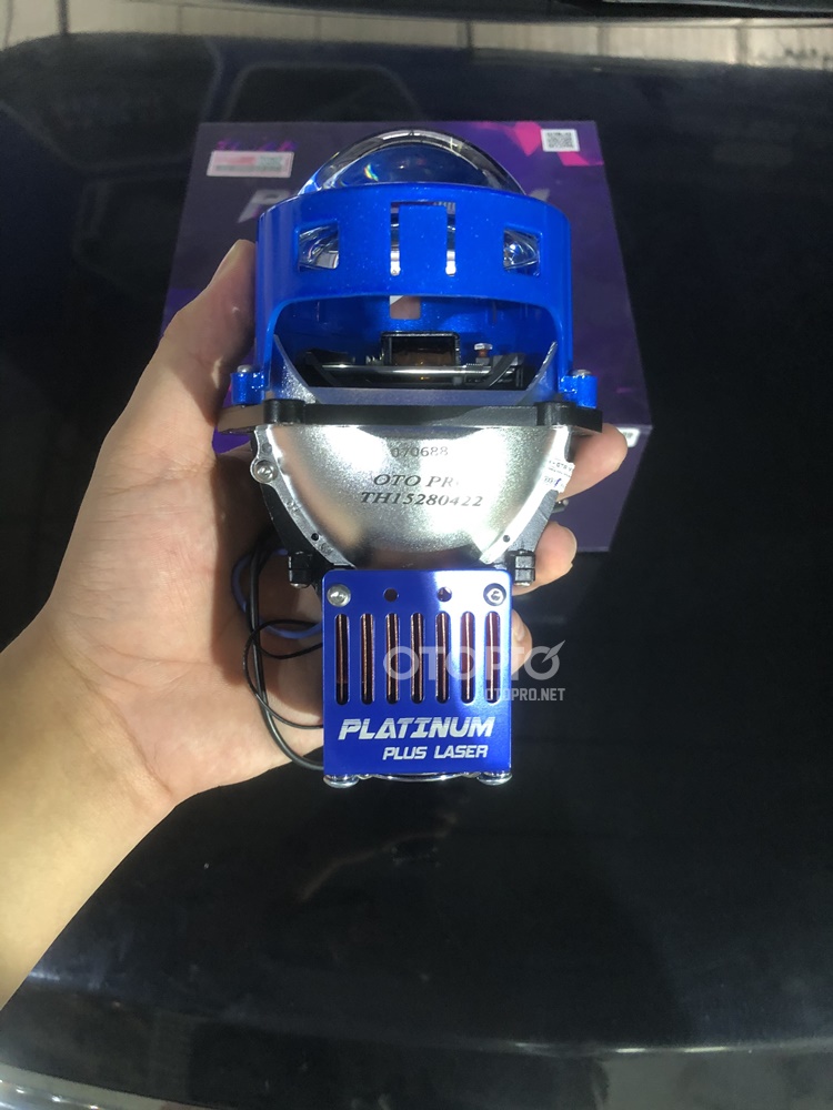 Độ đèn Toyota Camry với siêu phẩm bi laser Platium 9+3