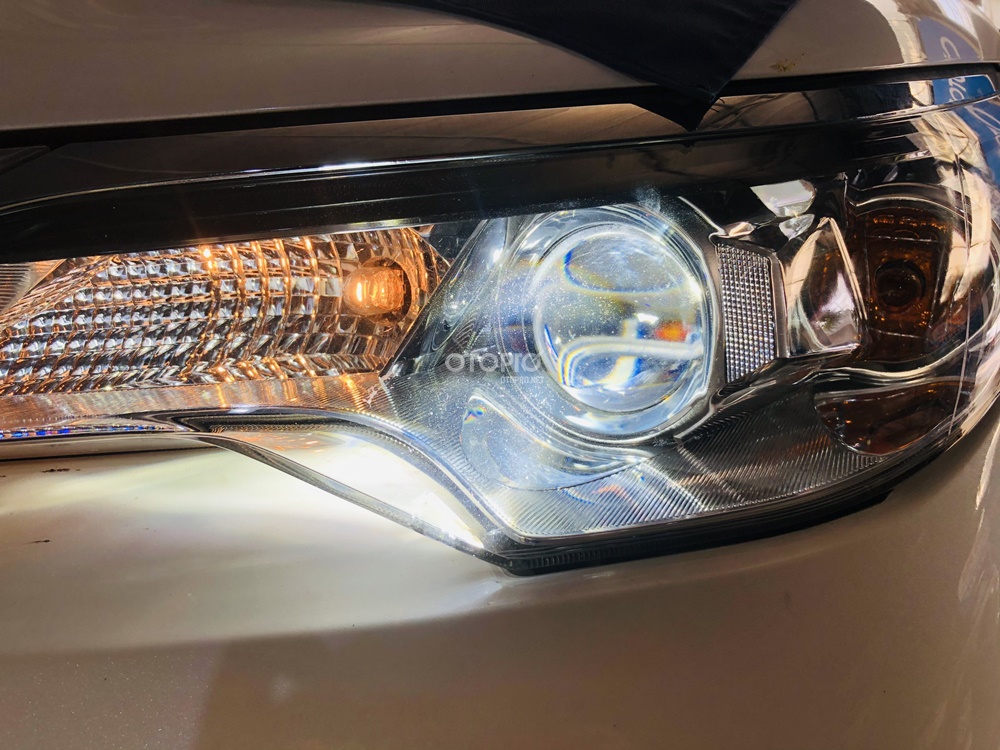 Độ đèn Toyota Fortuner với siêu phẩm bi Laser EVO LIGHT SLE
