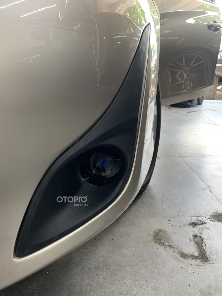 Độ đèn Toyota Vios 2018 với siêu phẩm Evo Triple Fog Light