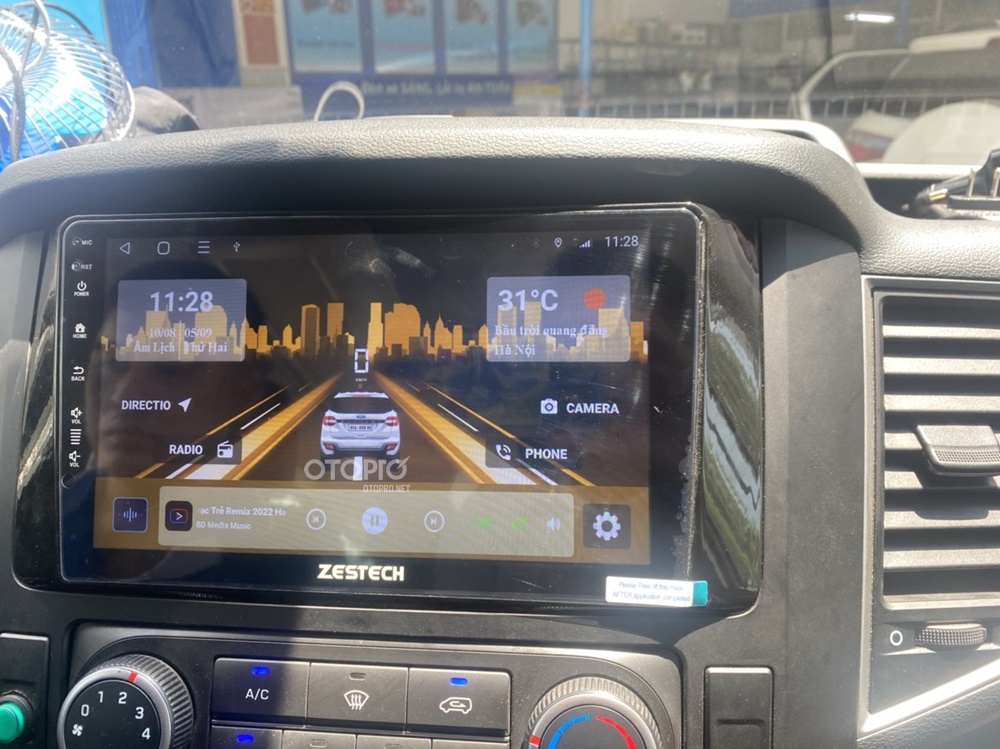 Màn hình android ô tô Zestech Z800Pro cho Hyundai Solati