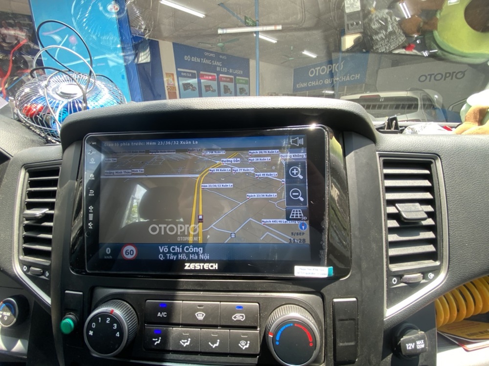 Màn hình android ô tô Zestech Z800Pro cho Hyundai Solati
