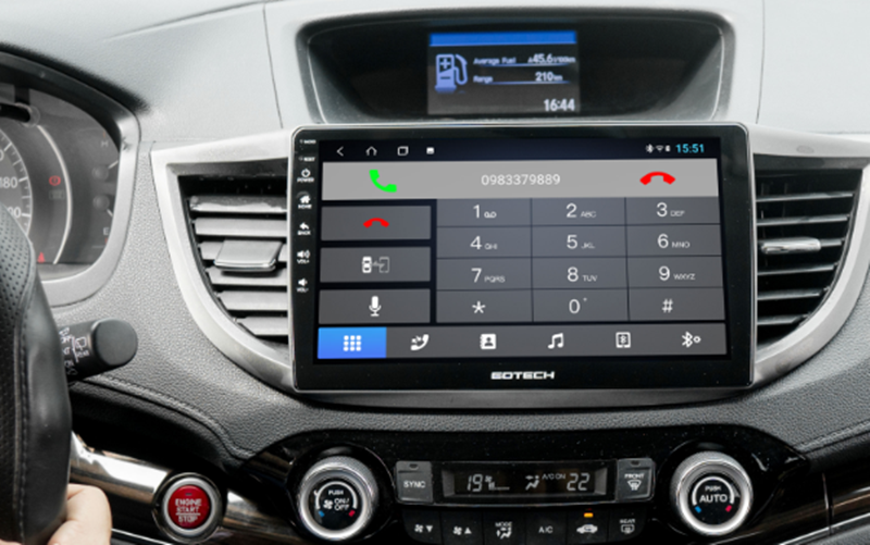 Gọi điện thoại bằng màn hình android ô tô