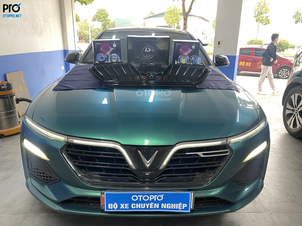 Độ mặt ca lăng Vinfast Lux A 2020 với mẫu V8 Presedent
