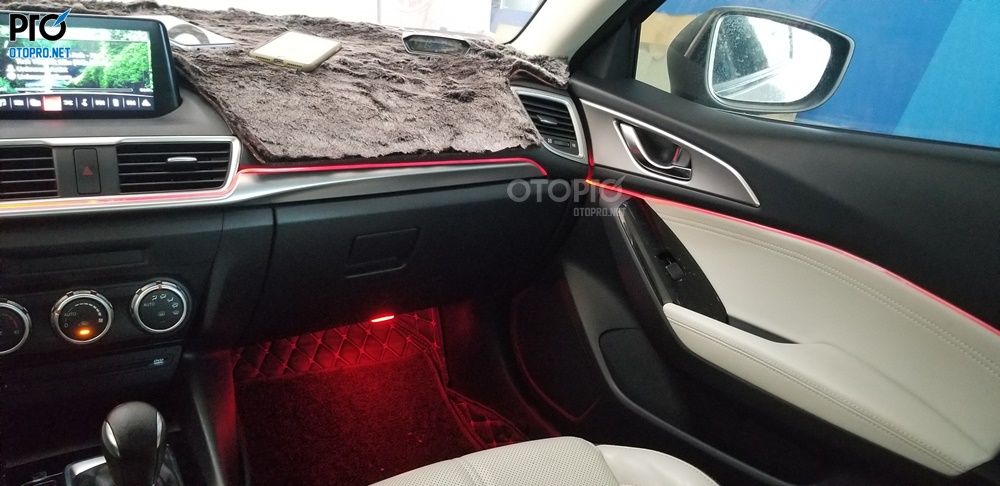 Độ đèn LED viền nội thất cho Mazda 3 2017